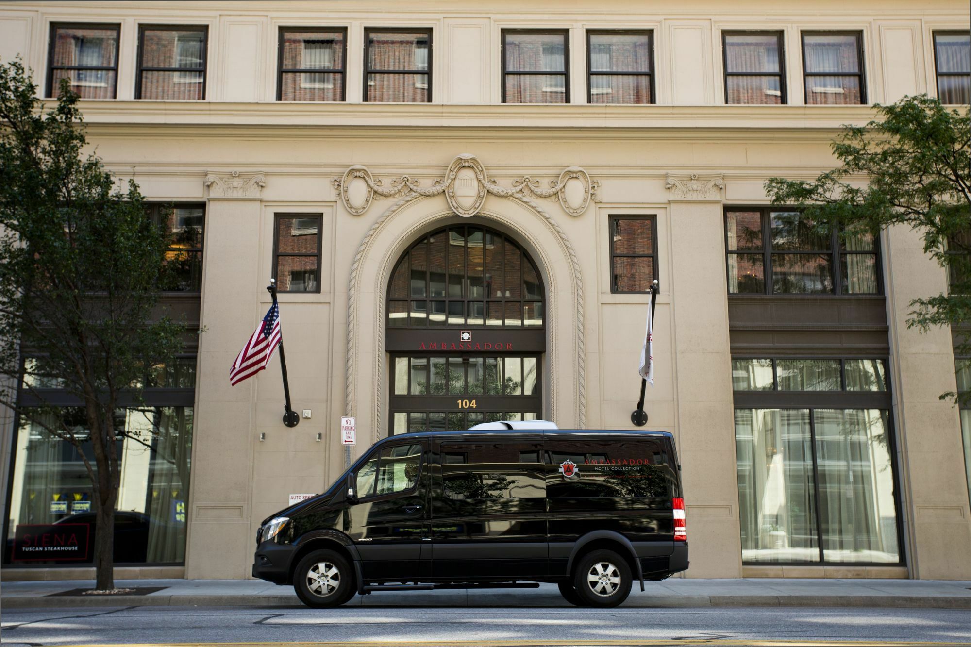 Hotel Ambassador Wichita, Autograph Collection