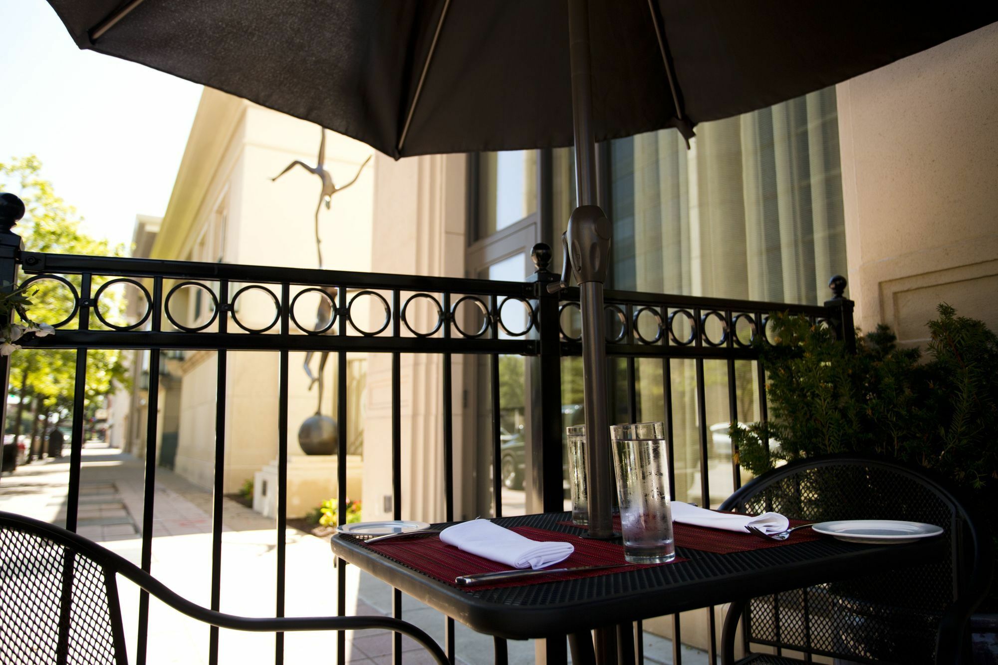 Ambassador Wichita, Autograph Collection Hotel 4*