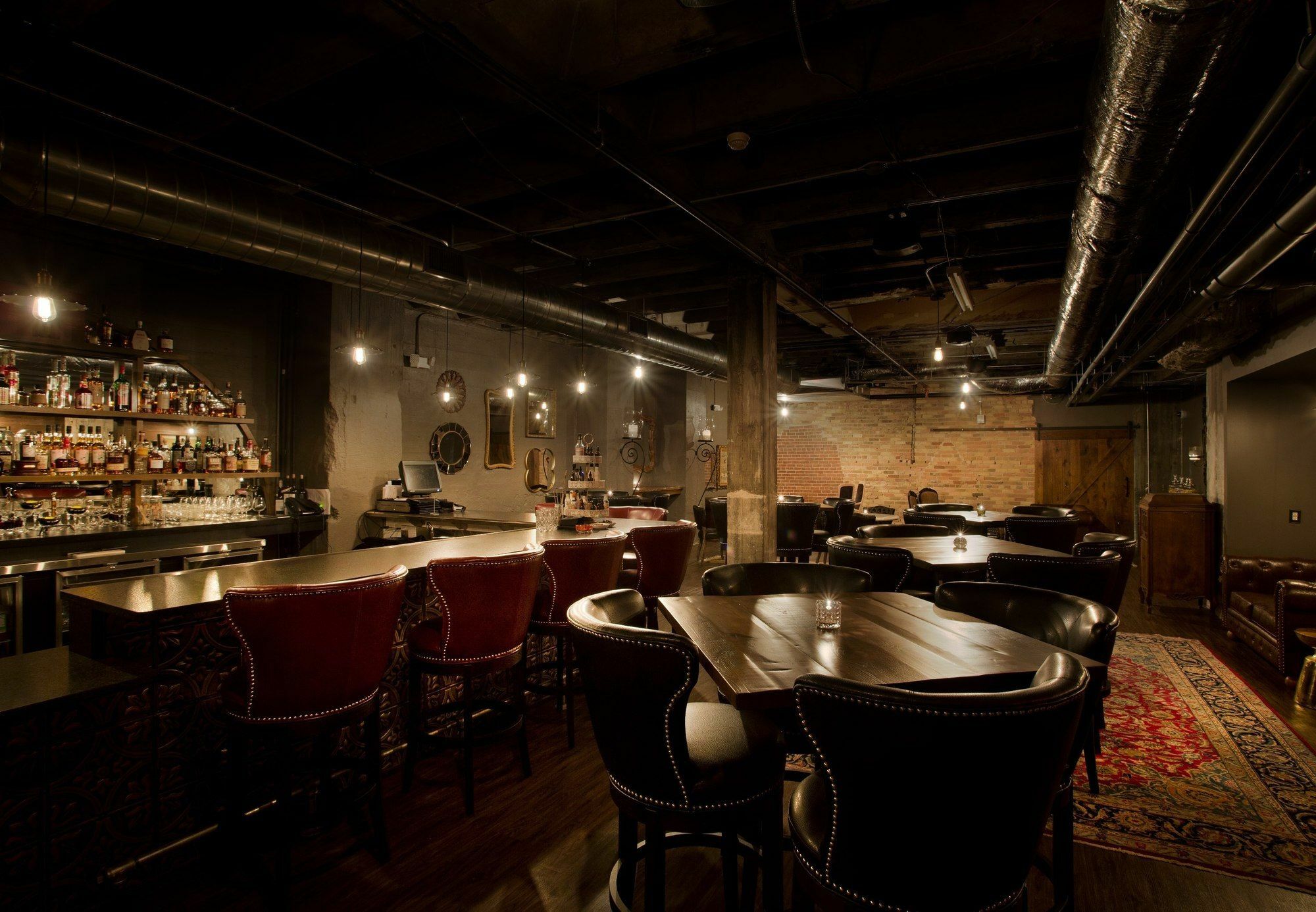 Hotel Ambassador Wichita, Autograph Collection 4*